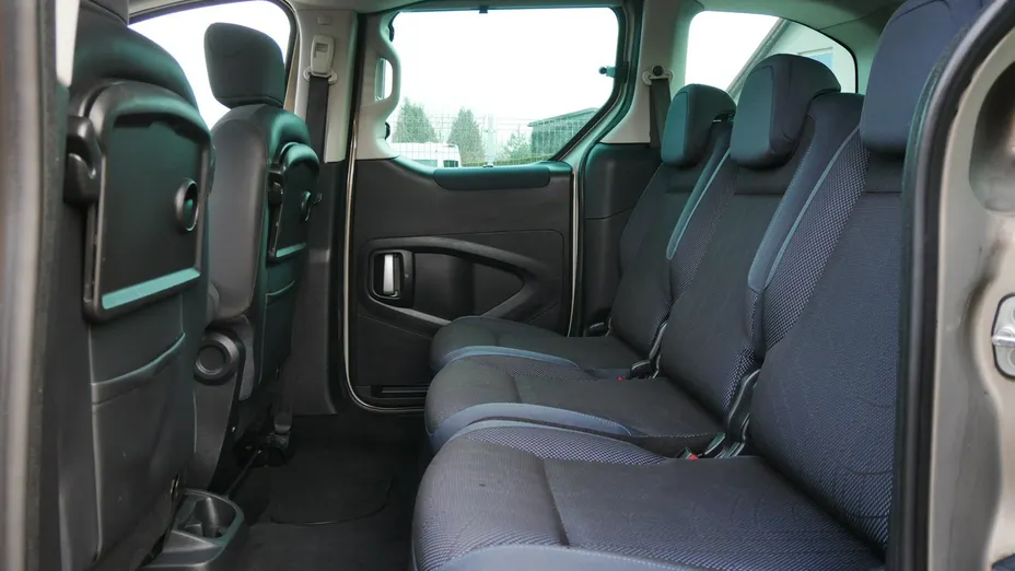 PEUGEOT Partner -