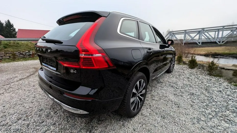 VOLVO XC60 -
