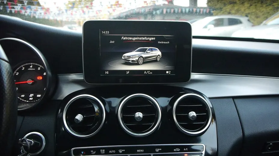 MERCEDES-BENZ C Klasa -