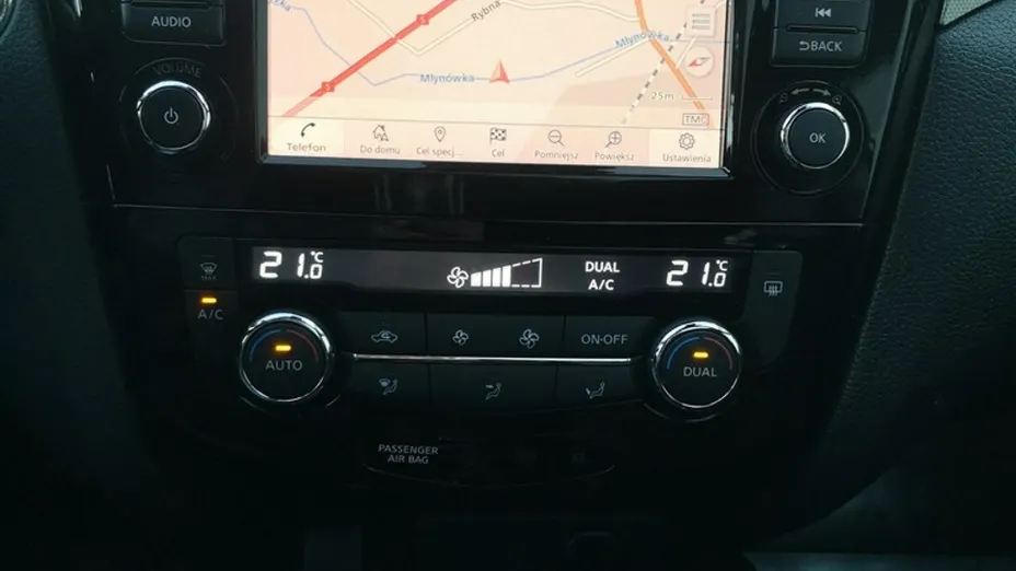 NISSAN Qashqai -