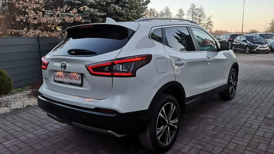 NISSAN Qashqai -