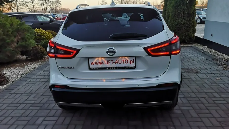 NISSAN Qashqai -