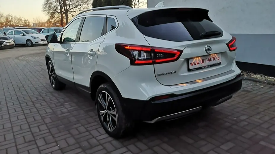 NISSAN Qashqai -