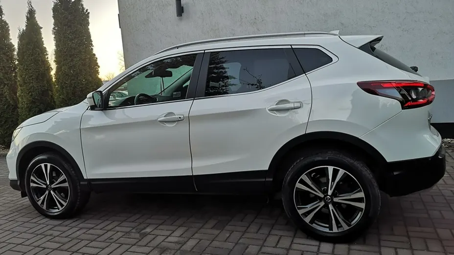NISSAN Qashqai -