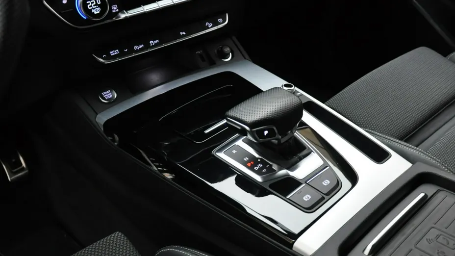 AUDI Q5 Q5 40 TFSI mHEV Quattro S Line S tronic