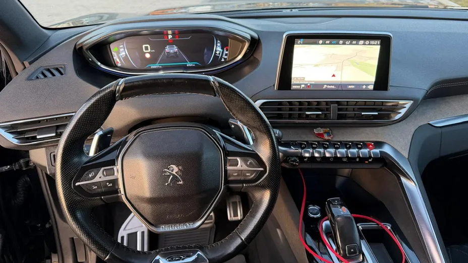 PEUGEOT 3008 -