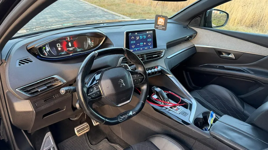 PEUGEOT 3008 -