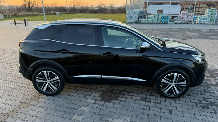 PEUGEOT 3008 -