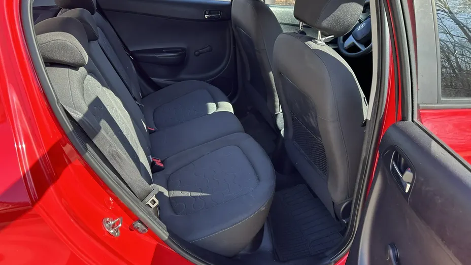 HYUNDAI i20 -