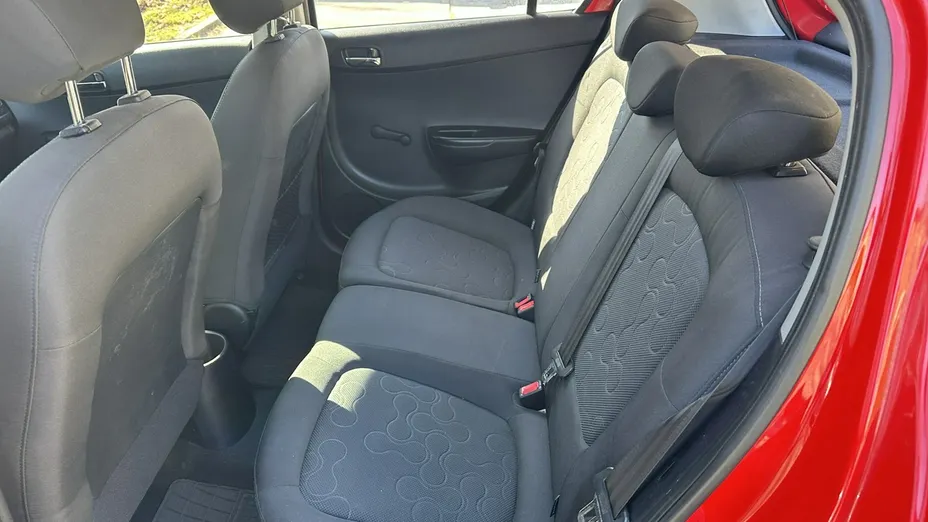 HYUNDAI i20 -