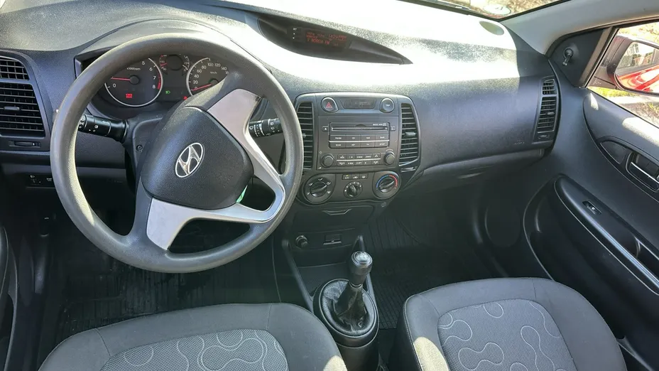 HYUNDAI i20 -