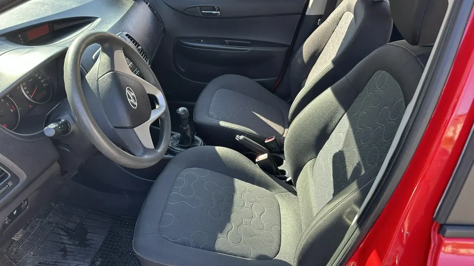 HYUNDAI i20 -