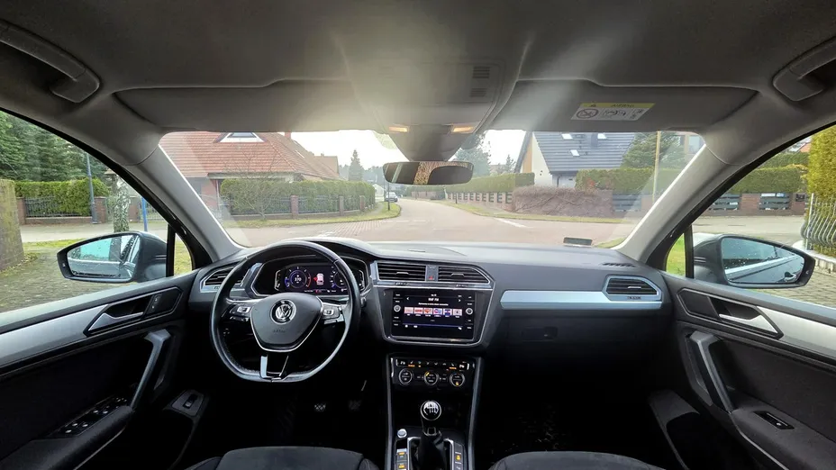 VOLKSWAGEN Tiguan -