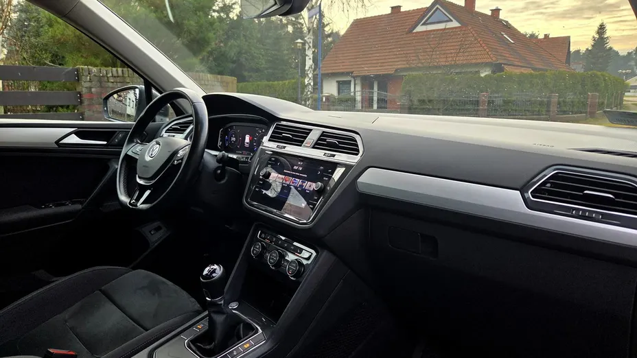 VOLKSWAGEN Tiguan -