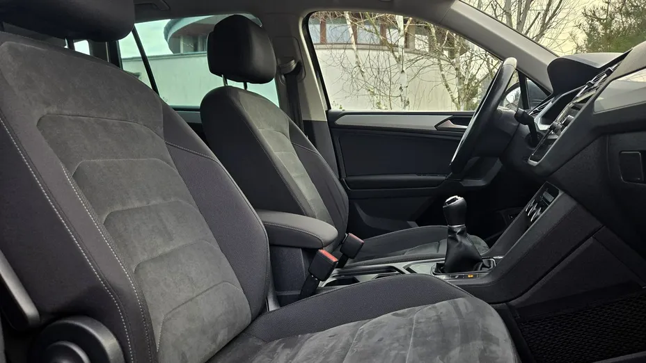 VOLKSWAGEN Tiguan -