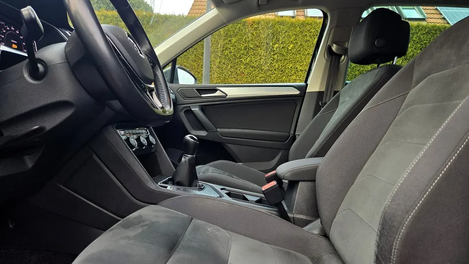 VOLKSWAGEN Tiguan -