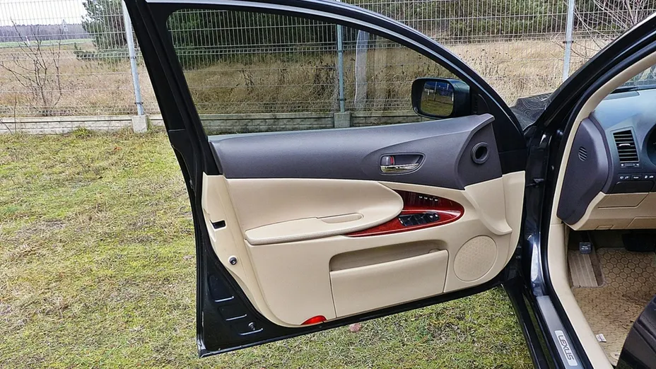 LEXUS GS -