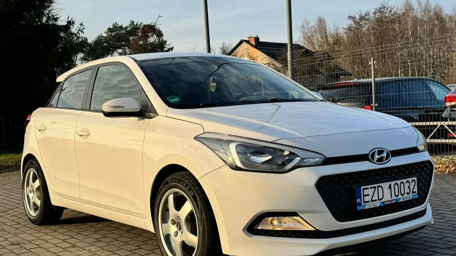 HYUNDAI i20 -