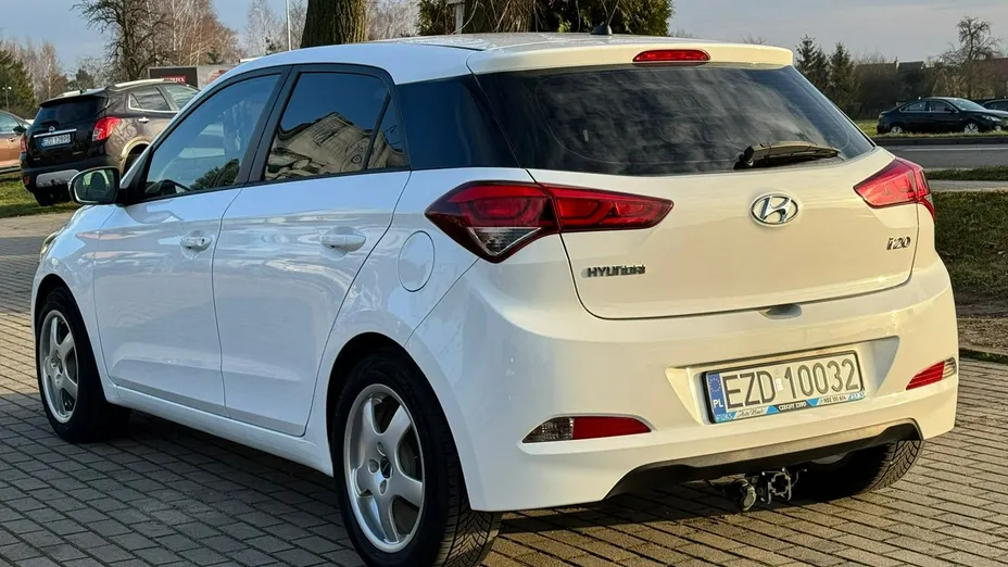 HYUNDAI i20 -