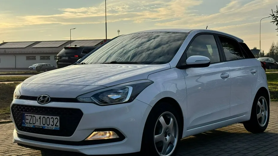 HYUNDAI i20 -