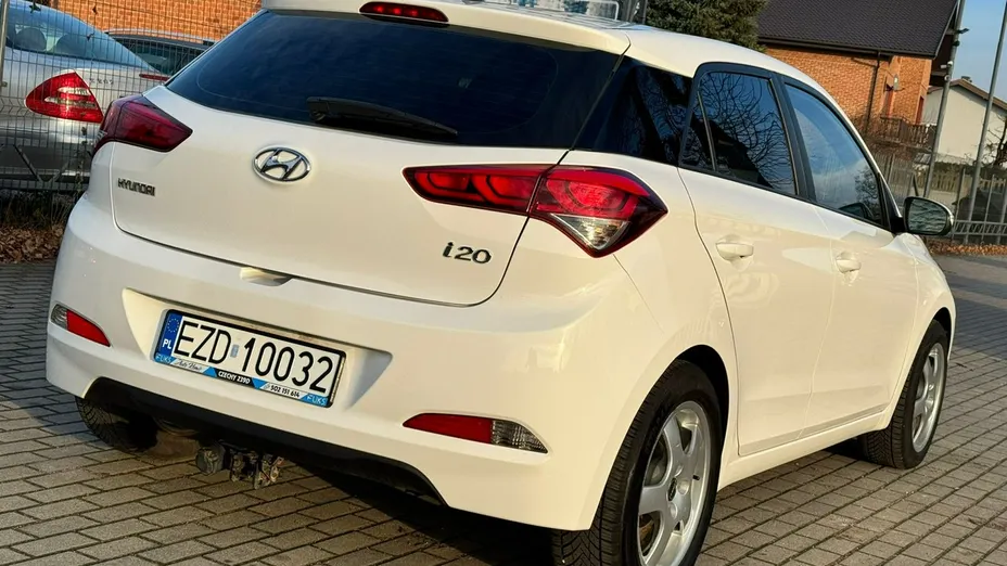 HYUNDAI i20 -