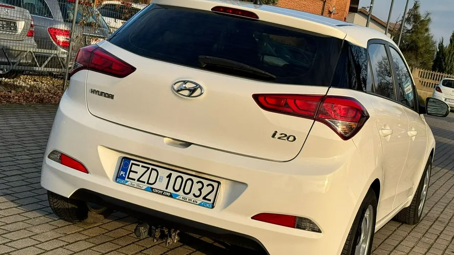 HYUNDAI i20 -