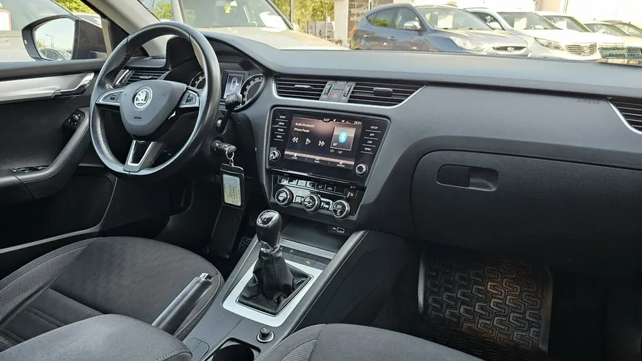 SKODA Octavia -