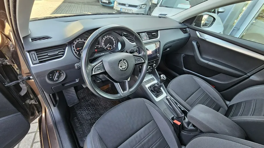 SKODA Octavia -