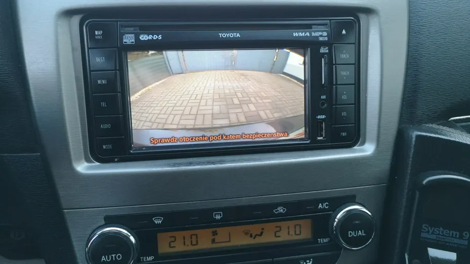 TOYOTA Avensis -