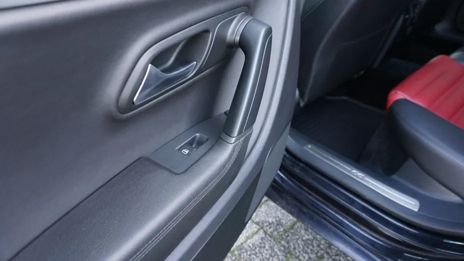 VOLKSWAGEN CC -