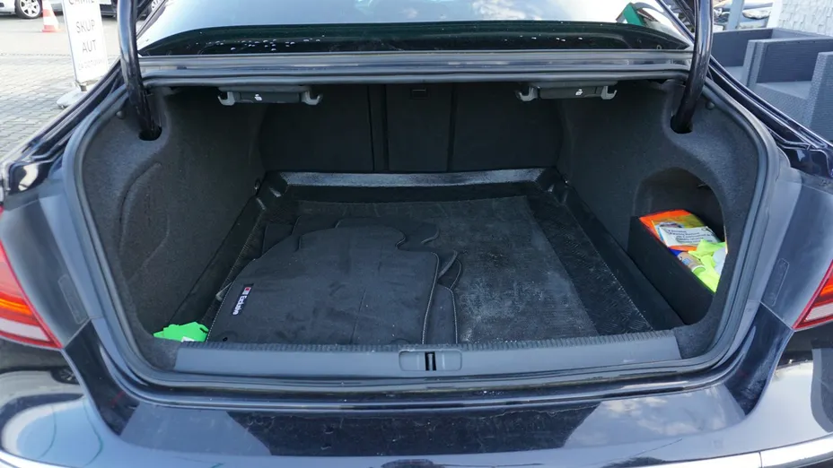 VOLKSWAGEN CC -
