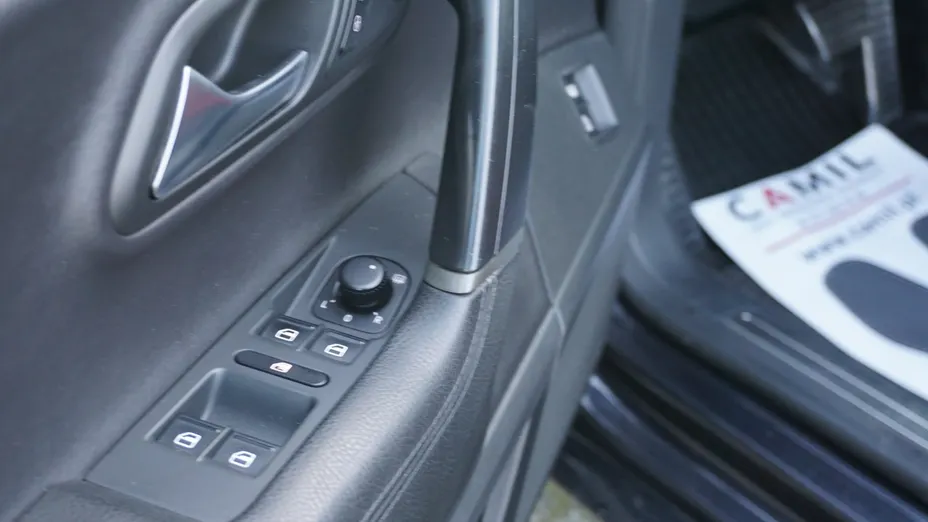 VOLKSWAGEN CC -
