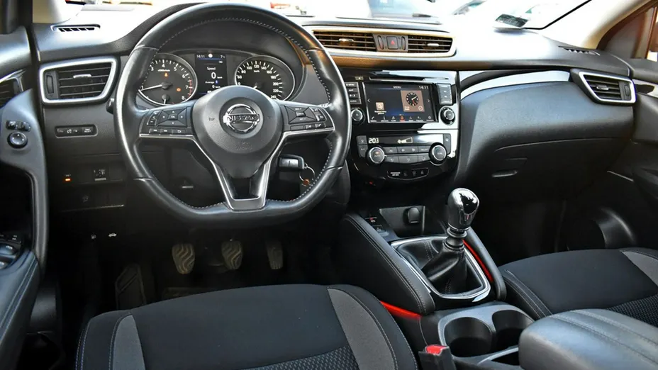 NISSAN Qashqai -