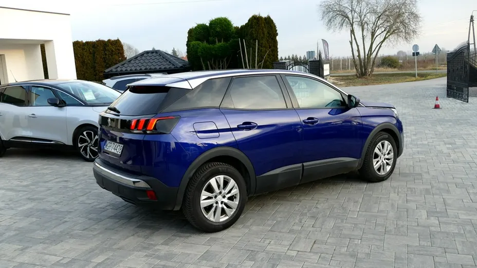 PEUGEOT 3008 -