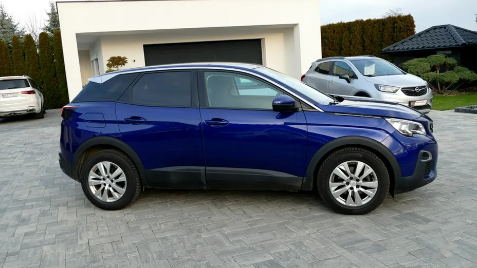 PEUGEOT 3008 -