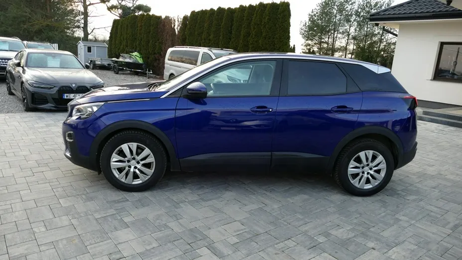 PEUGEOT 3008 -