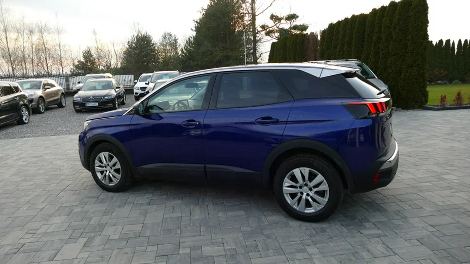 PEUGEOT 3008 -