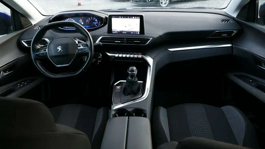 PEUGEOT 3008 -