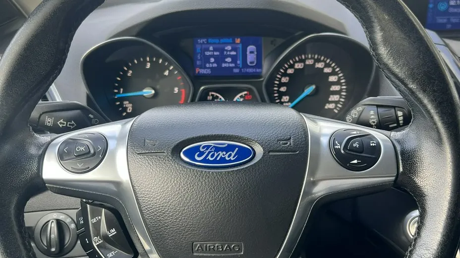 FORD Kuga -
