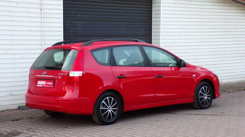 HYUNDAI i30 -