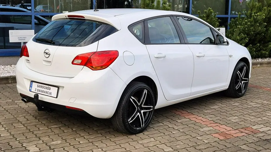 OPEL Astra -
