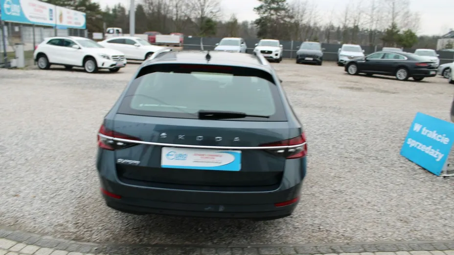 SKODA Superb -