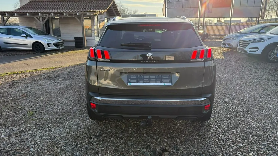PEUGEOT 3008 -