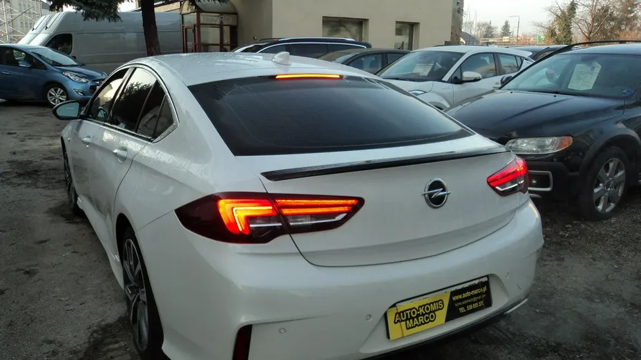 OPEL Insignia -