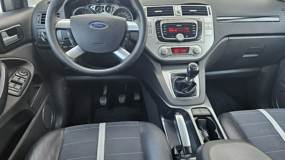 FORD Kuga -