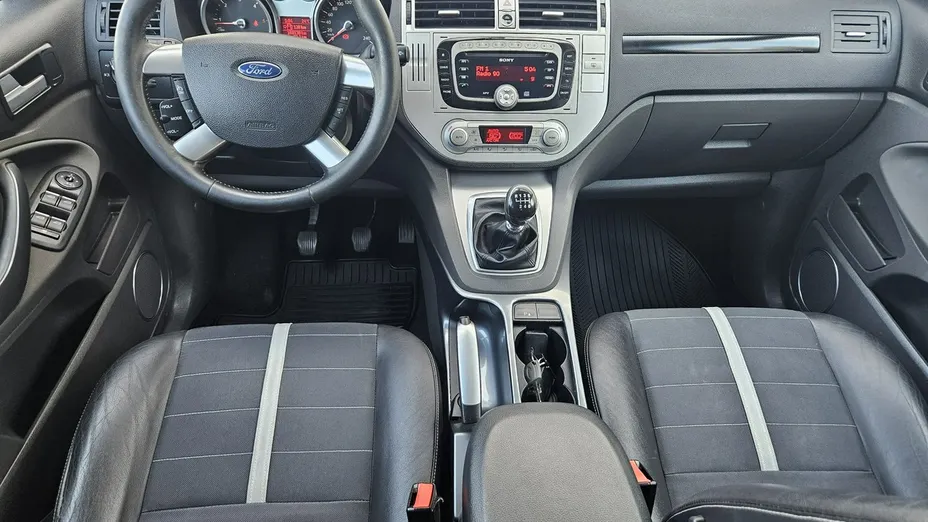 FORD Kuga -