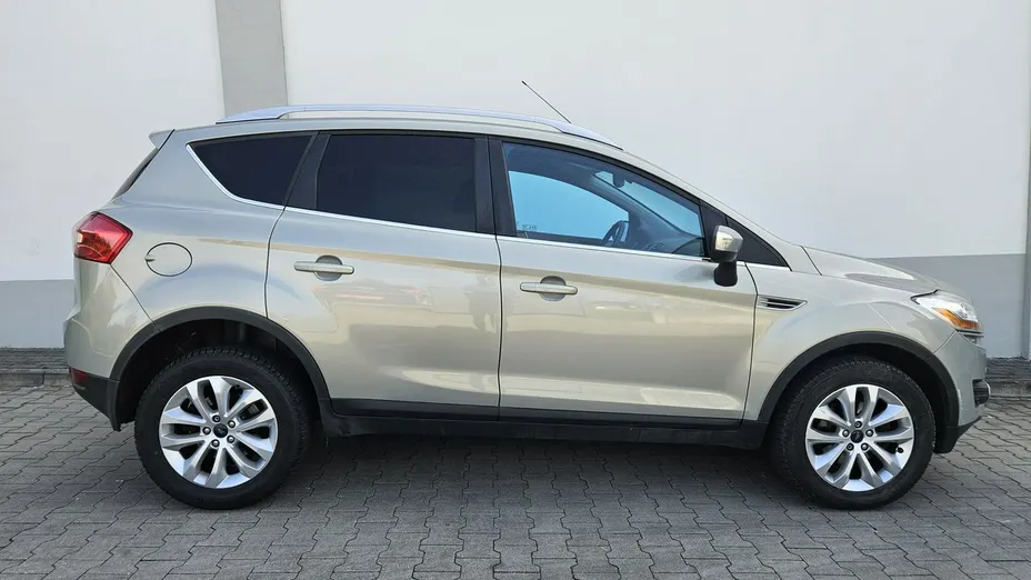 FORD Kuga -