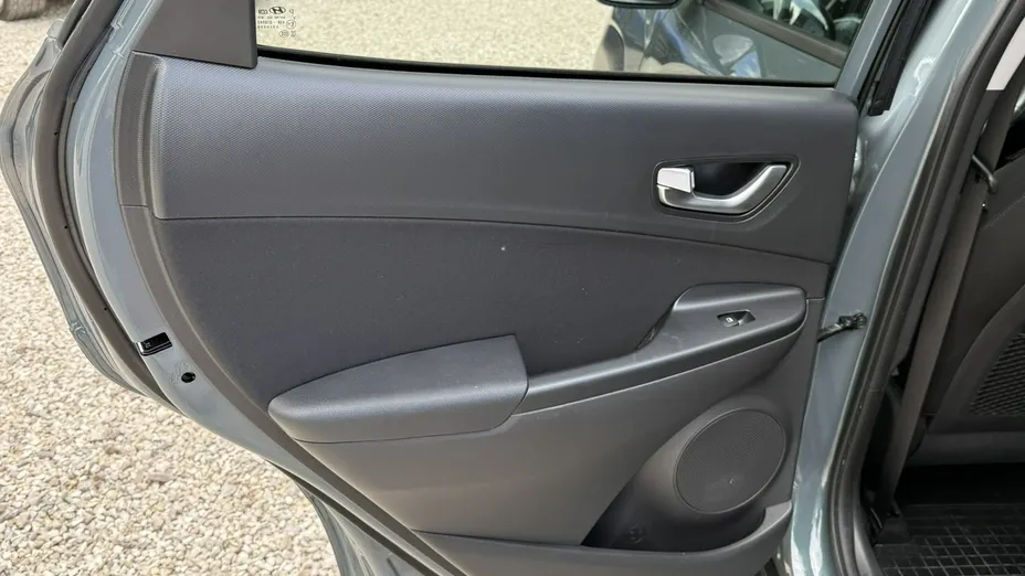 HYUNDAI Kona -