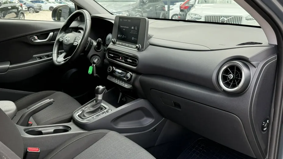 HYUNDAI Kona -