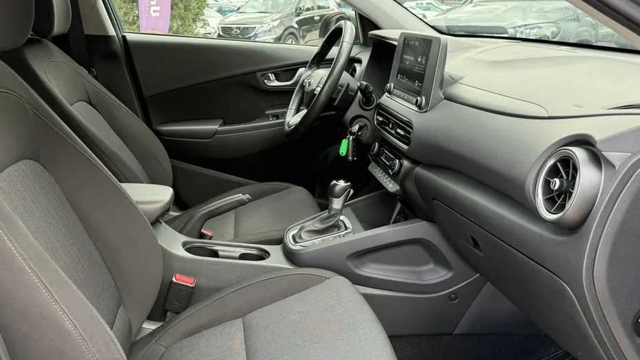 HYUNDAI Kona -